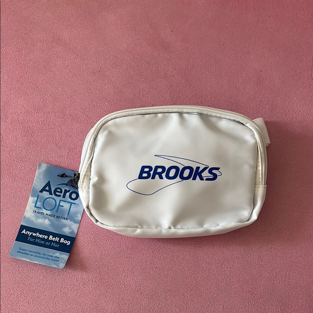Sale! NWT Brooks x AeroLOFT Anywhere Unisex Belt Bag / Fanny Pack